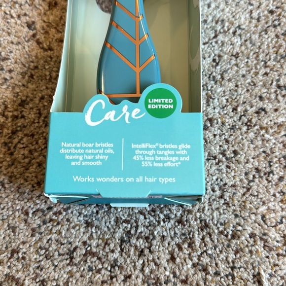 Wet Brush Shine Enhancer Brush NIB - Picture 2 of 4